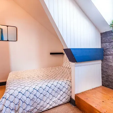 Greeter-bel Au Pied Des Falaises D'etretat *