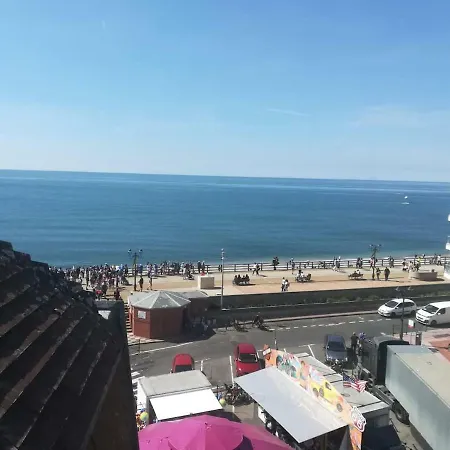 Greeter-bel Au Pied Des Falaises D'etretat *