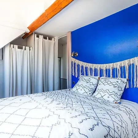 Greeter-bel Au Pied Des Falaises D'etretat Daire Étretat