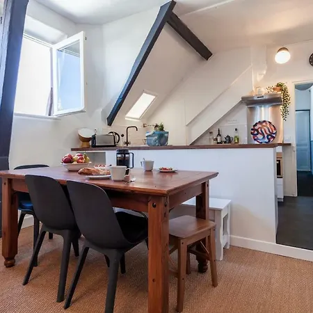 Greeter-bel Au Pied Des Falaises D'etretat Daire